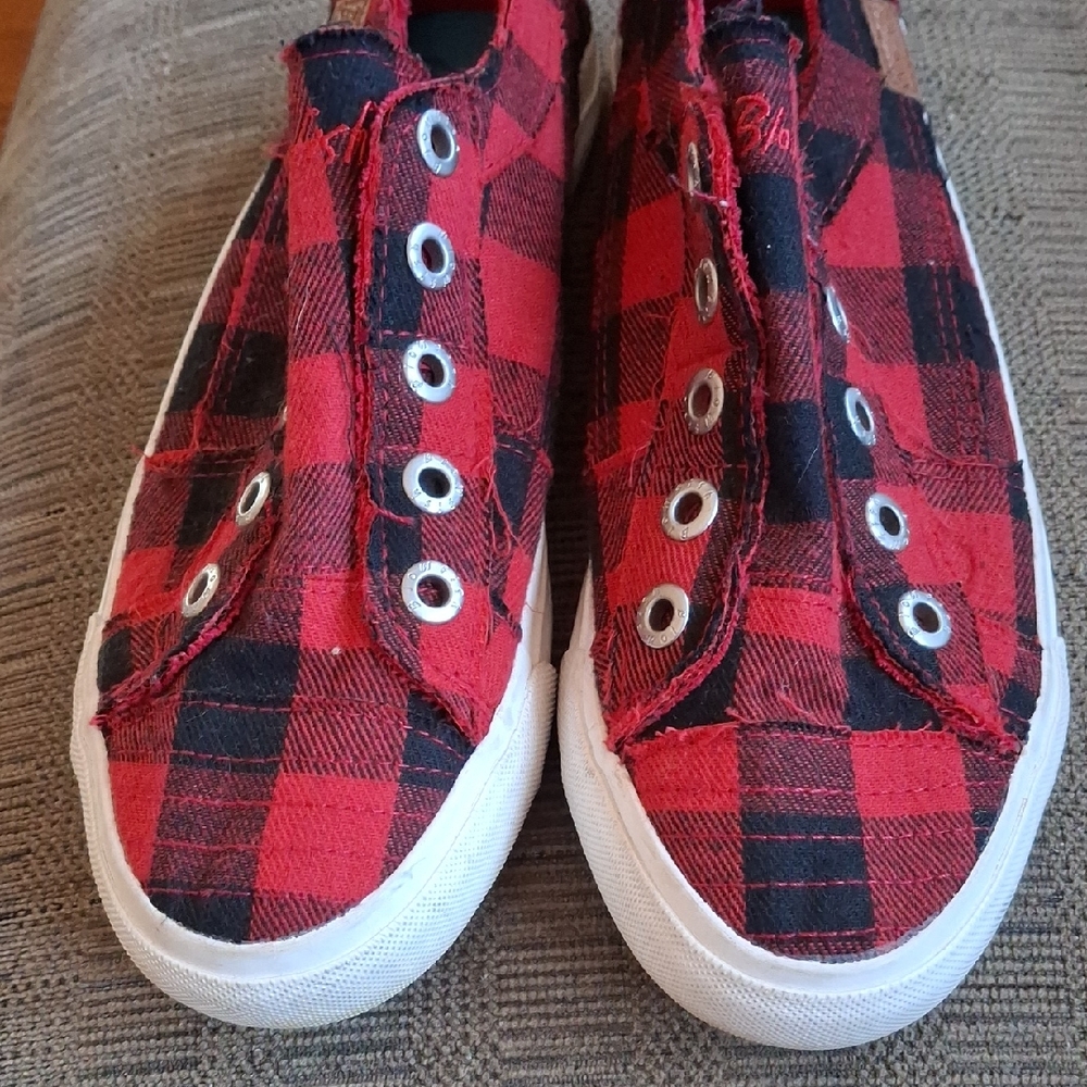 Blowfish Womans Red & Black Plaid Slip-On Sneakers